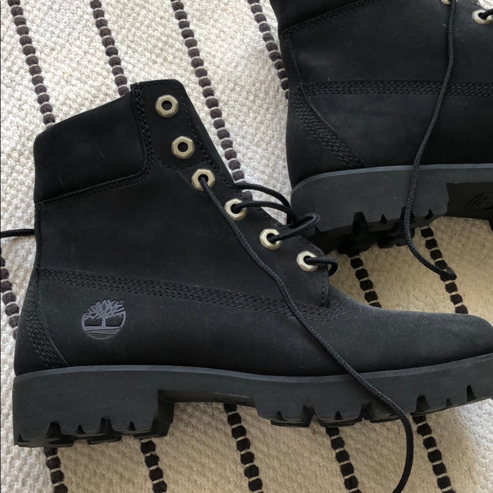 Timberland black 6 hole boots
